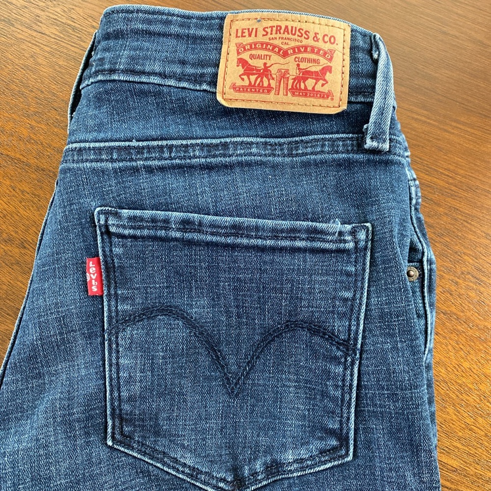 Levi’s Mid-Rise Skinny Jeans